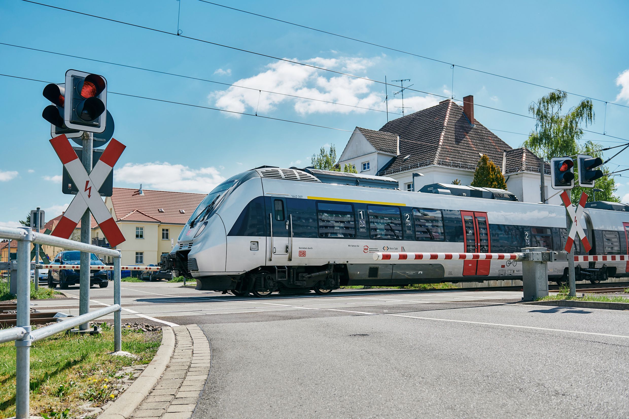 DB238145